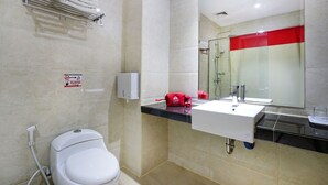 Standard Double Room | In-room safe, desk, iron/ironing board, rollaway beds (surcharge) - ZEN Rooms Near BCS Mall Penuin (Batam)