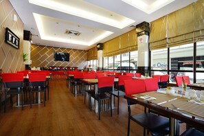 Restaurant - ZEN Rooms Near BCS Mall Penuin (Batam)