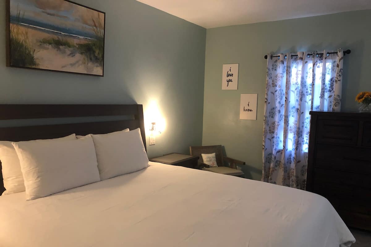 1 bedroom, premium bedding, in-room safe, individually decorated