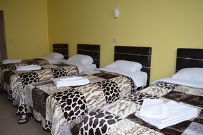 Standard Quadruple Room | Desk, free cribs/infant beds, rollaway beds, free WiFi - Sun Rise Hotel (Brussels)