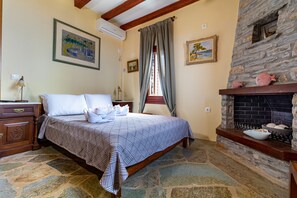 Deluxe Villa, 5 Bedrooms, Private Pool, Sea Facing - Green Island Resort Kea (Kea)