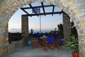 Vila luxo, 5 quartos, piscina particular, de frente para o mar | Varanda coberta