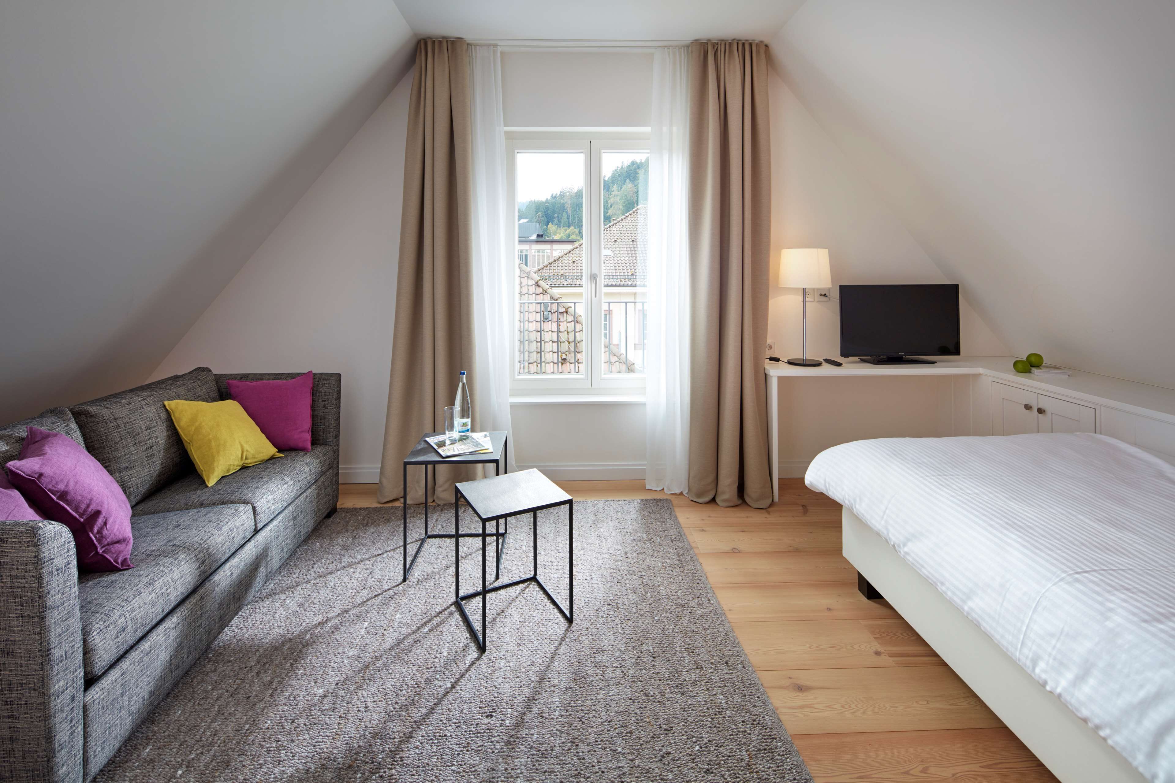 Hypo-allergenic bedding, minibar, in-room safe, soundproofing