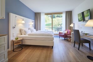 Rom – comfort, hageutsikt | Allergitestet sengetøy, minibar, safe på rommet og lydisolert