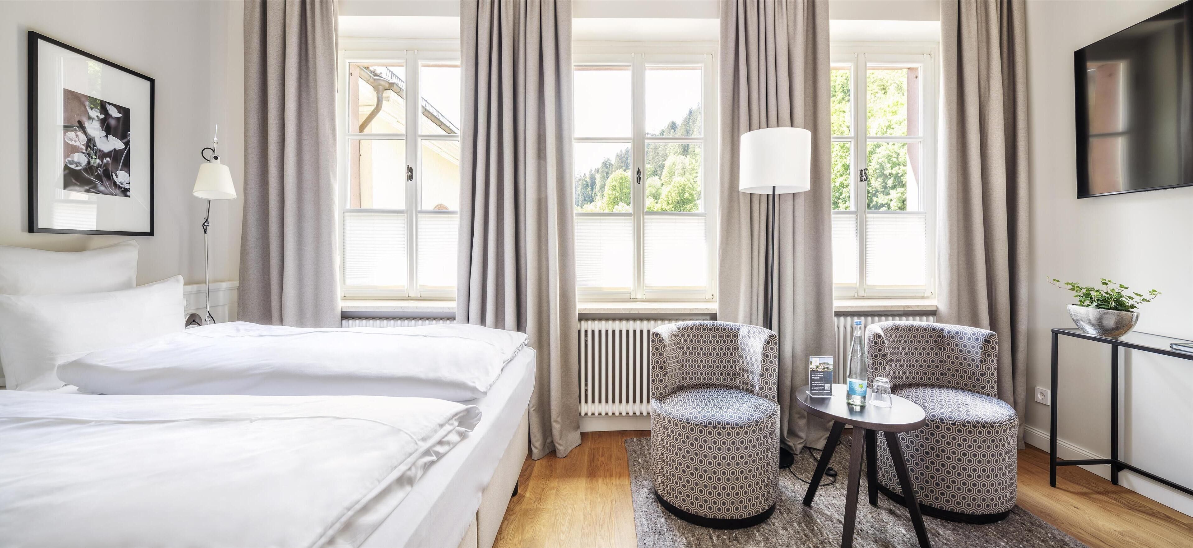 classic room | hypo-allergenic bedding, minibar, in-room safe, soundproofing