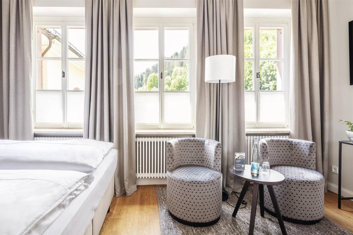 classic room | hypo-allergenic bedding, minibar, in-room safe, soundproofing