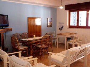 In-room dining - B&B Villa sul Mare (Melito di Porto Salvo)