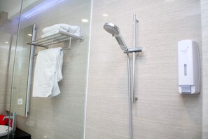 Standard Double Room | Bathroom | Shower, free toiletries, towels, soap