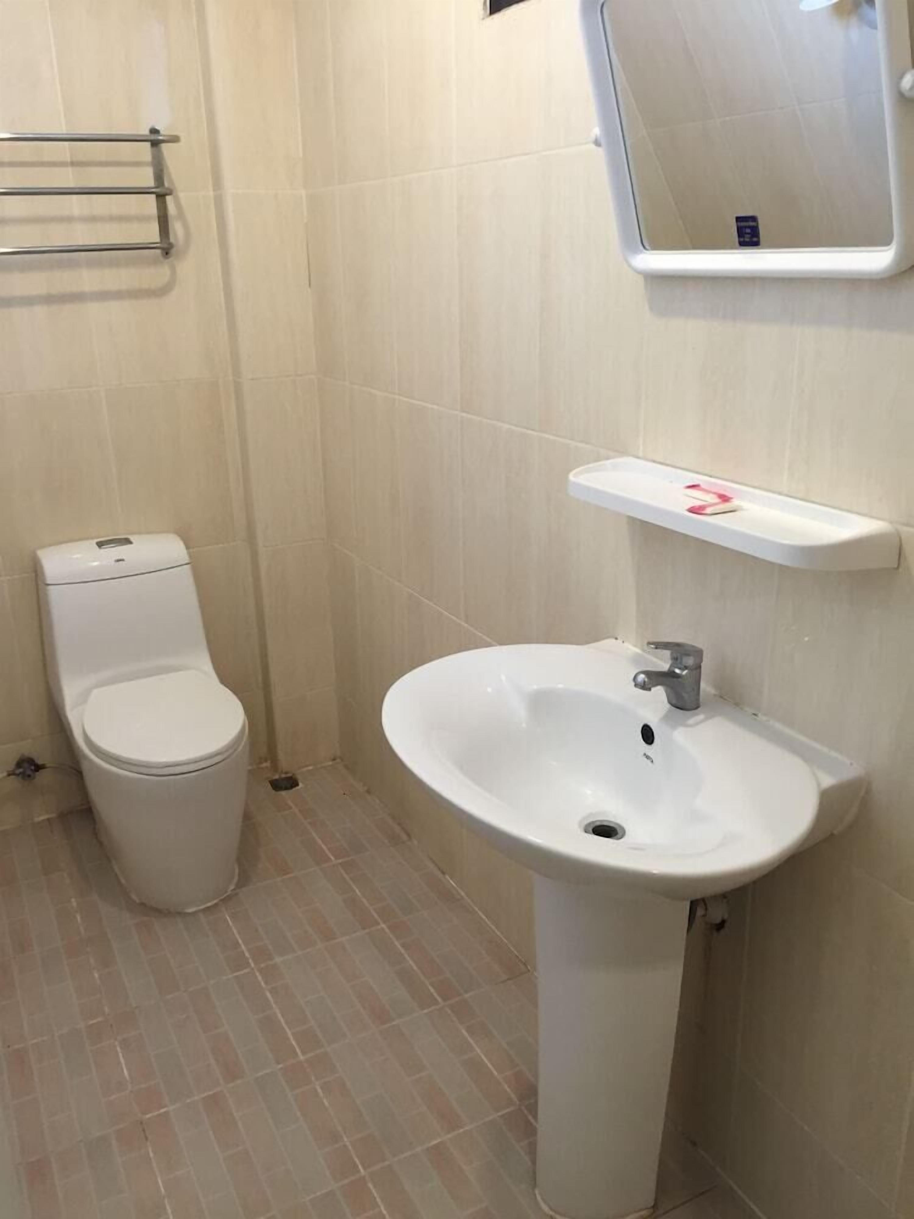 Bathroom | Shower, towels