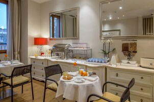 Colazione a buffet inclusa, servita tutte le mattine 