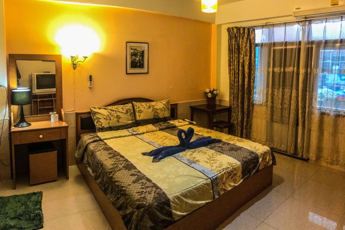 Rollaway beds, free WiFi