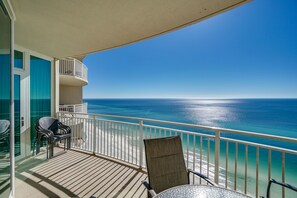 Condo, 3 Bedrooms, Sea View (2009) | Balcony