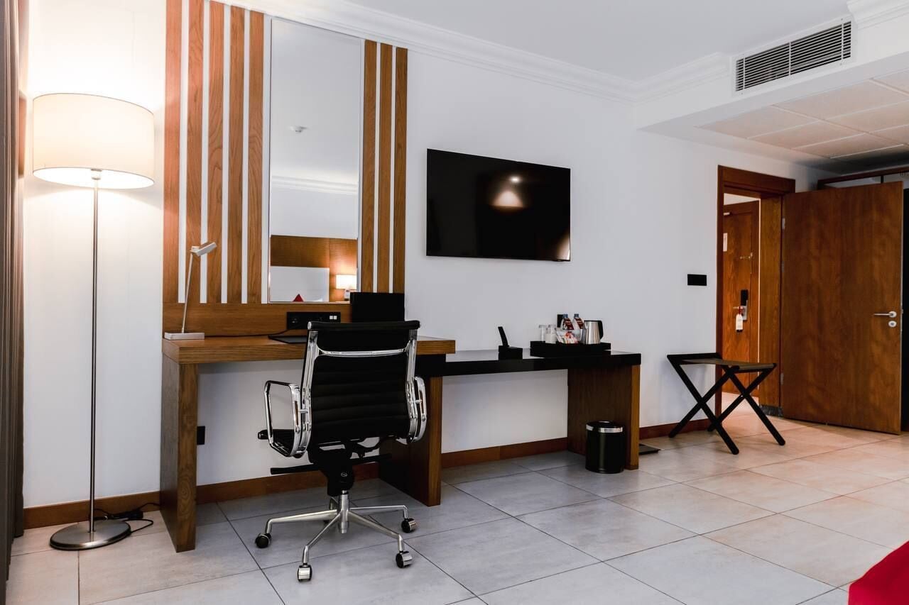 elite apartment | 1 bedroom, premium bedding, down duvets, select comfort beds