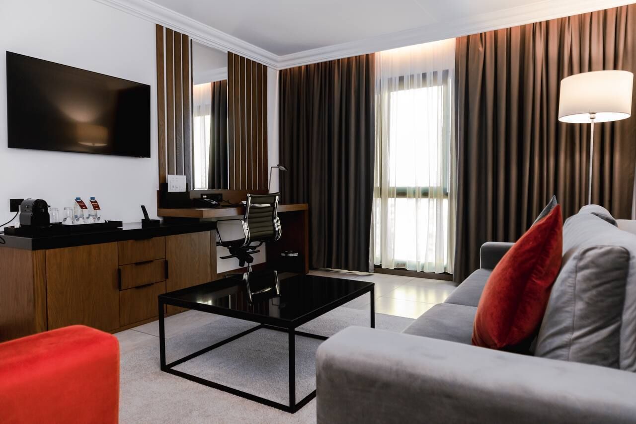 elite apartment | 1 bedroom, premium bedding, down duvets, select comfort beds