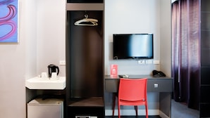 Superior Double Room - ZEN Rooms Malate Nakpil (Manila)