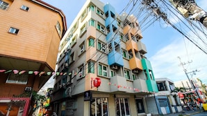 Front of property - ZEN Rooms Malate Nakpil (Manila)