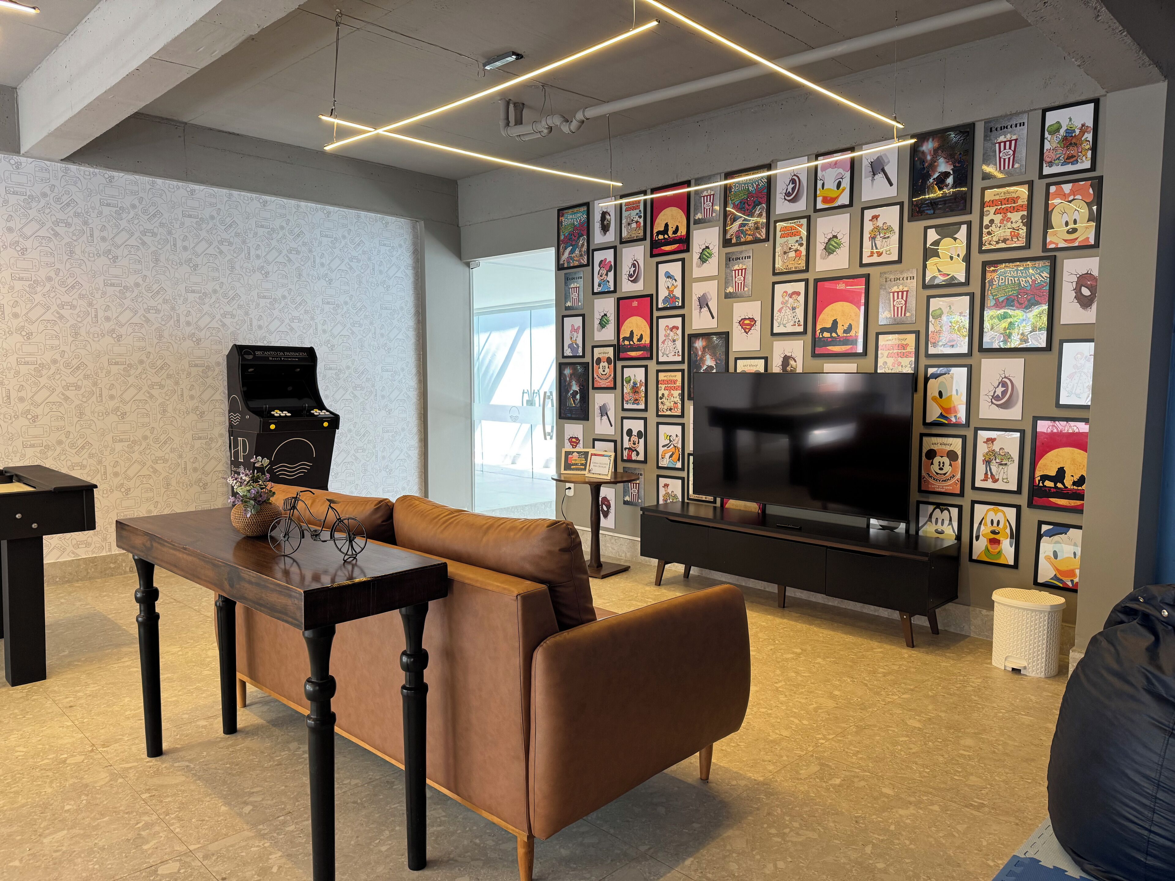 32-inch tv with cable channels