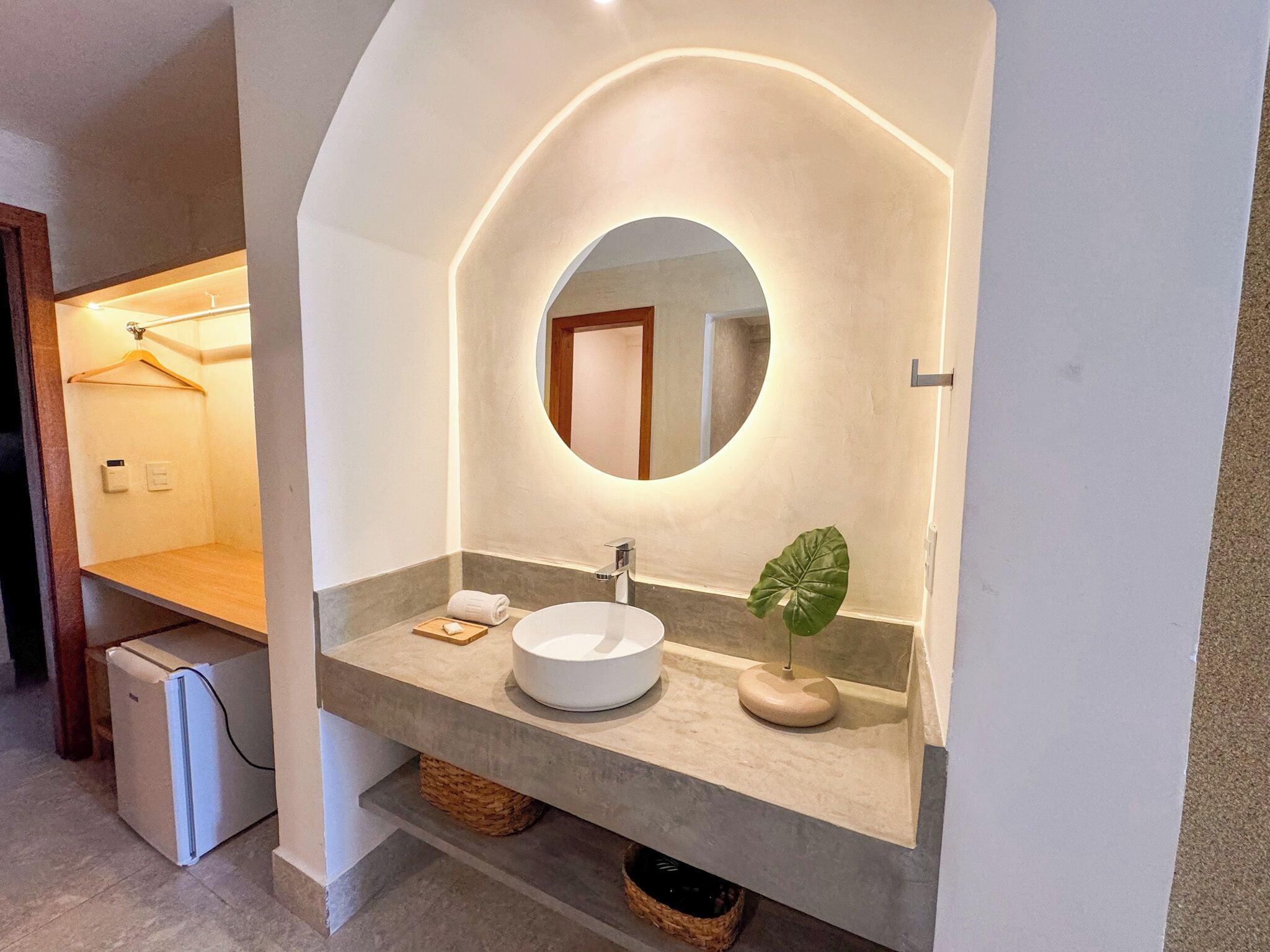 premium suite, jetted tub | 4 bedrooms, minibar, laptop workspace, blackout curtains