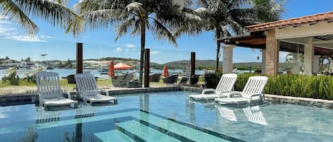 Piscine extérieure