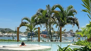Bañera de hidromasaje exterior