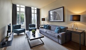 Superior Apartment, 3 Bedrooms | Living room | 100-cm flat-screen TV with cable channels, TV - Lisbon Five Stars Apartments 8 Building (Lisbon)