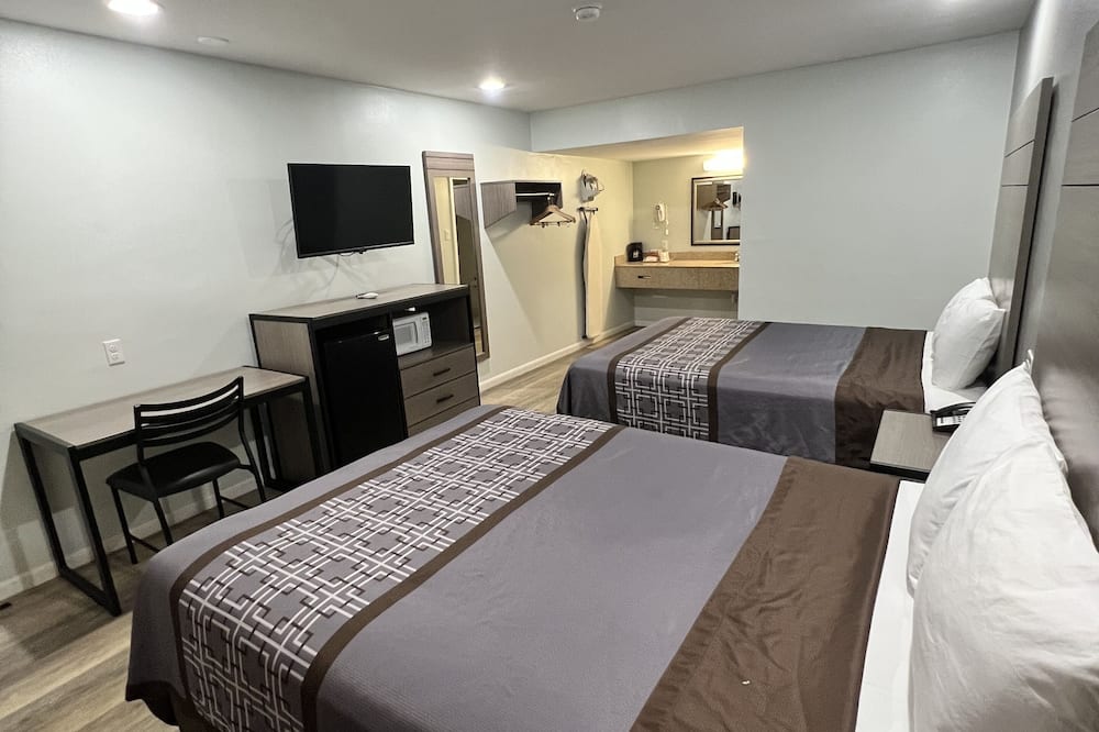 Continental Inn & Suites Nacogdoches TX / SFA University/Downtown