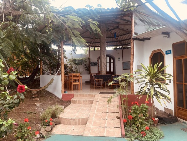 Exterior - White House Galapagos (Puerto Ayora)