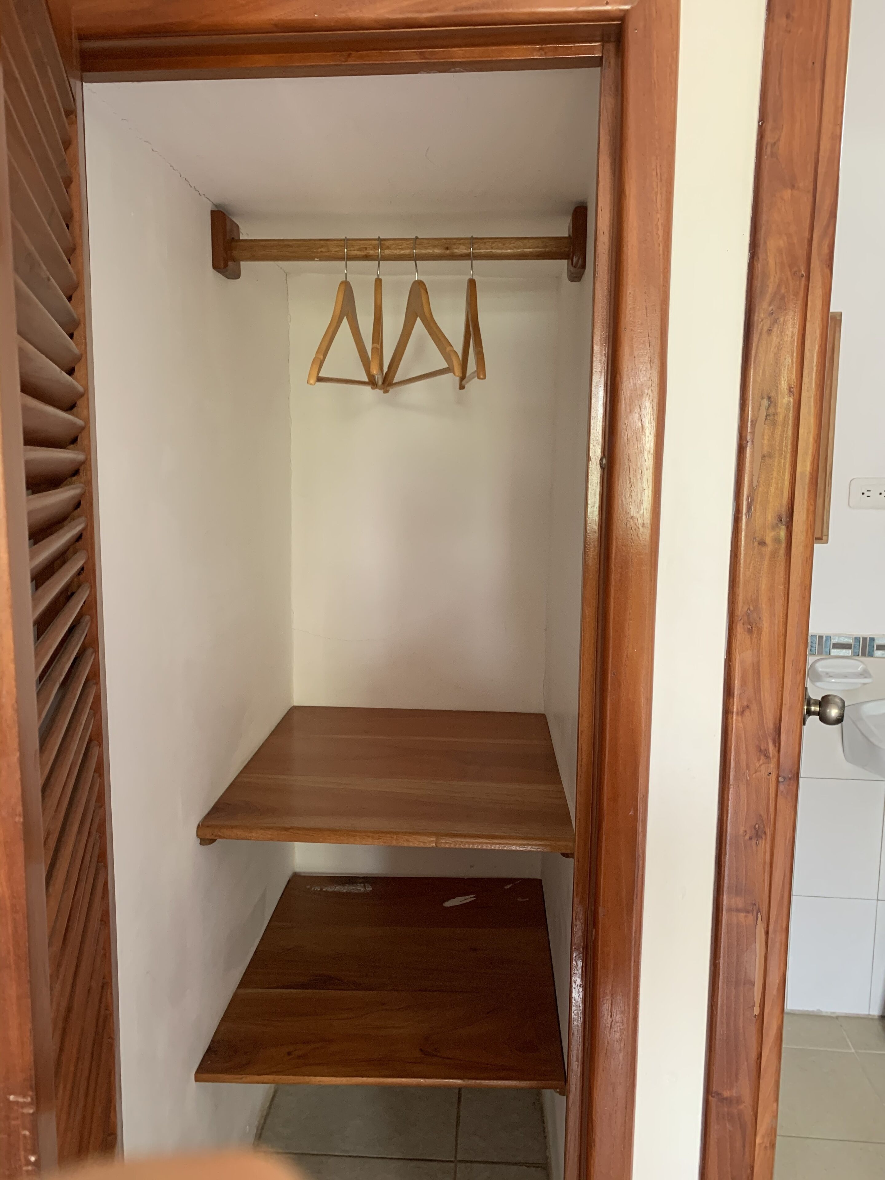 triple room | desk, blackout curtains, free wifi, bed sheets