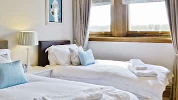 Cottage, 2 Bedrooms, Sea View, Sea Facing (Lighthouse Cottage 4) | 1 bedroom, premium bedding, desk, iron/ironing board