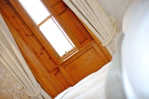 Cottage, 3 Bedrooms, Sea View, Sea Facing (Lighthouse Cottage 1) | 1 bedroom, premium bedding, desk, iron/ironing board