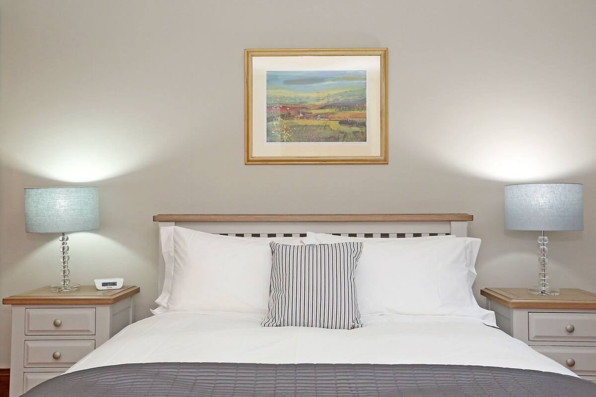 คอทเทจ, 3 ห้องนอน, วิวทะเล, หันหน้าสู่ทะเล (Lighthouse Cottage 2) | 1 ห้องนอน, เครื่องนอนระดับพรีเมียม, โต๊ะทำงาน, เตารีด/โต๊ะรีดผ้า