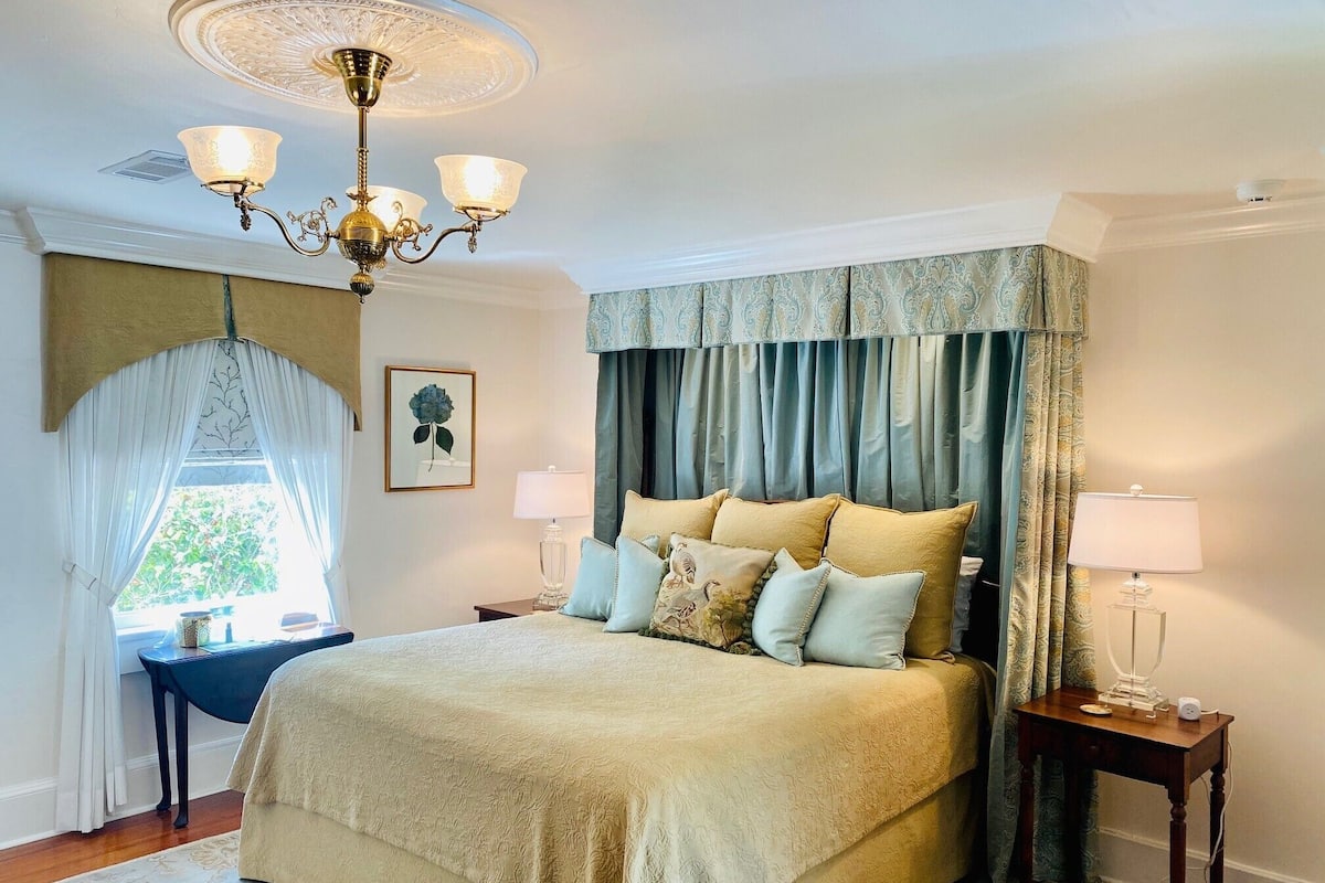 The Charlotte Room | Egyptian cotton sheets, premium bedding, individually decorated