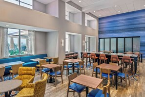 Lobby - Hampton Inn & Suites Clearwater Beach (Clearwater Beach)