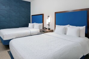 In-room safe, desk, laptop workspace, free cots/infant beds - Hampton Inn & Suites Clearwater Beach (Clearwater Beach)