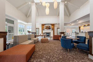 Lobby - Hilton Garden Inn Martinsburg (Martinsburg)