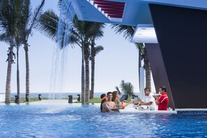 Poolside bar - Hotel El Faro (Taxisco)
