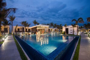 Outdoor pool - Hotel El Faro (Taxisco)