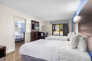 Family Suite, 2 Bedrooms, Refrigerator & Microwave | Desk, blackout curtains, iron/ironing board, free WiFi - Hotel Solares (Santa Cruz)