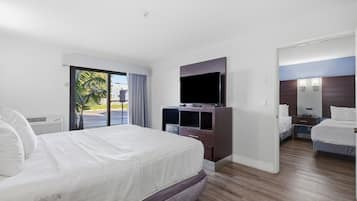 Superior Room, 1 Queen Bed, Refrigerator & Microwave