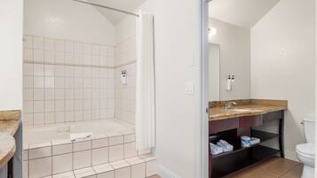 Superior Room, 1 King Bed with Sofa bed, Refrigerator & Microwave | Deep-soaking bathtub