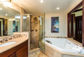 Villa, 2 Bedrooms, Balcony, Ocean View (Waipouli Beach Resort A207) | Bathroom