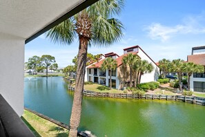 Condo, 2 phòng ngủ (Golf Villa 957) | Quang cảnh từ phòng