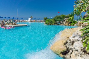 12 outdoor pools, a heated pool