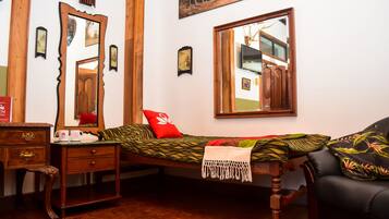 Standard Double Room | Desk, iron/ironing board, free WiFi