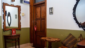 Standard Double Room | Room amenity - ZEN Rooms Sellamuttu Avenue Colombo 3 (Colombo)