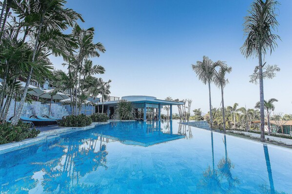 Outdoor pool, a rooftop pool