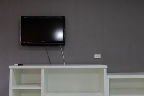 Superior Double Room | Room amenity - ZEN Rooms Bangchak (Bangkok)