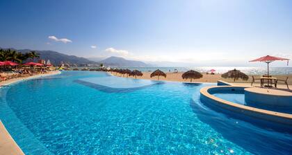 Grand Venetian Condominium