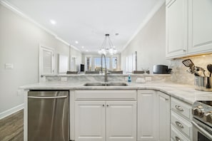 Condo, 3 Bedrooms (E302) | Private kitchen