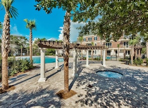 2 outdoor pools